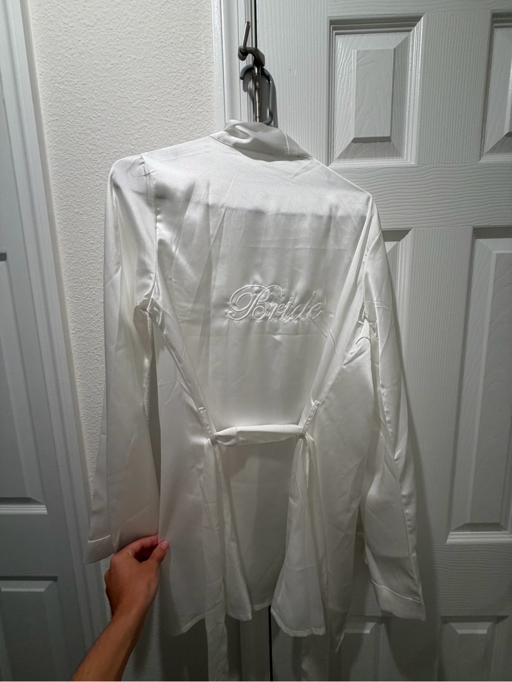 PrettyLittleThing White Satin 'Bride' Robe - Picture 2 of 4